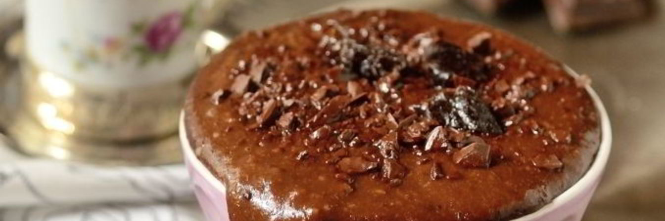 Шоколадная овсяная каша с черносливом