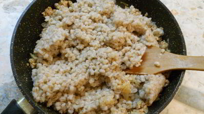 каша перловая с куриным фаршем