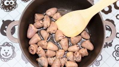 перловая каша с куриными сердечками