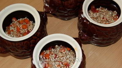 перловая каша с курицей и овощами