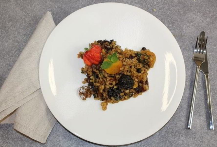 Перловая каша с сухофруктами