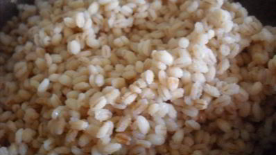 перловая каша с тушенкой, овощами и шампиньонами