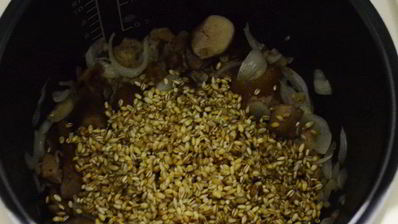 перловка с белыми грибами