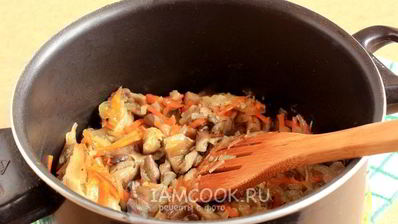 перловка с грибами и луком