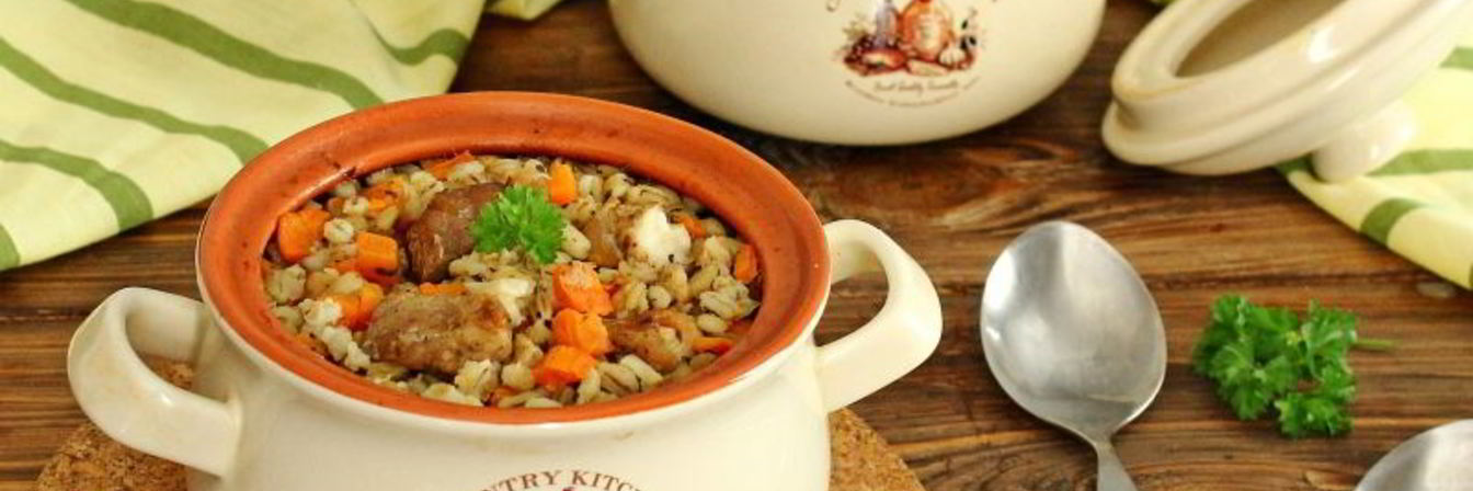 Перловка с мясом в горшочке в духовке