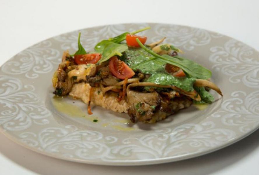 Перловка с вешенками под соусом из шпината