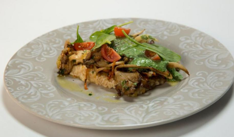 Рецепт перловки с вешенками под соусом из шпината