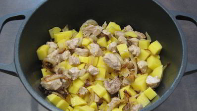 пшенная каша с картофелем и свининой