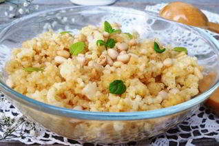 Пшенная каша с медом и кедровыми орешками