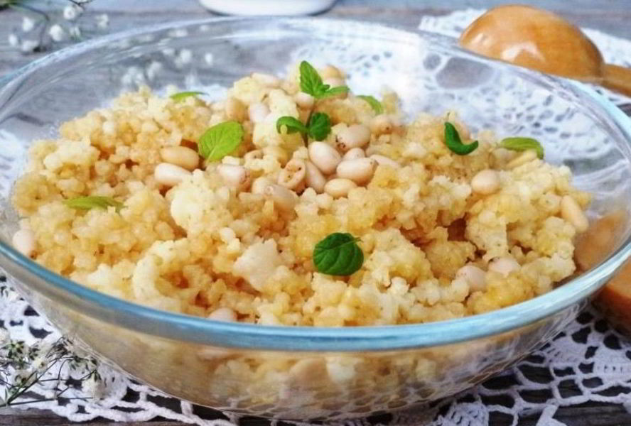 Пшенная каша с медом и кедровыми орешками