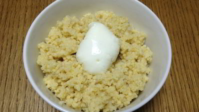 пшенная каша с яйцом-пашот