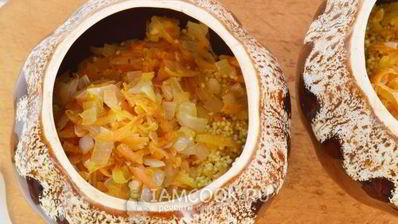 пшенная каша в горшочках