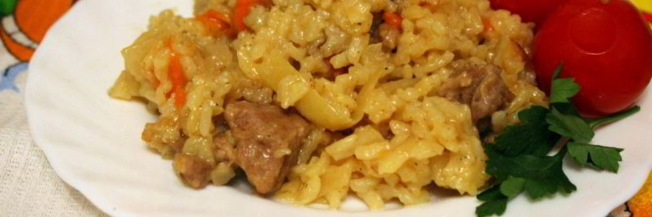 Ароматная рисовая каша с мясом и капустой