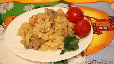 ароматная рисовая каша с мясом и капустой