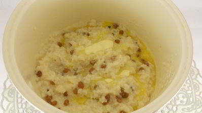 молочная рисовая каша с изюмом и кокосовой стружкой в мультиварке