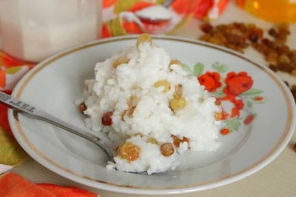 Рисовая каша на воде с изюмом