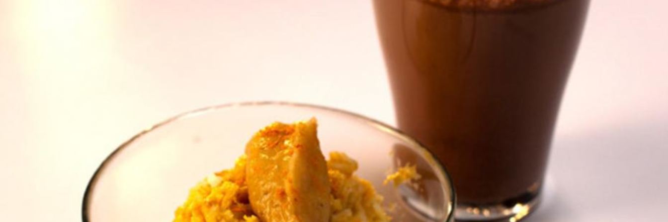 Рисовая каша с банановой карамелью и какао