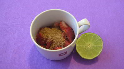 рисовая каша с клубникой и кокосовым молоком