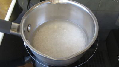 рисовая каша с клубникой и кокосовым молоком