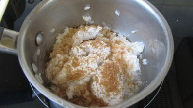 рисовая каша с клубникой и кокосовым молоком