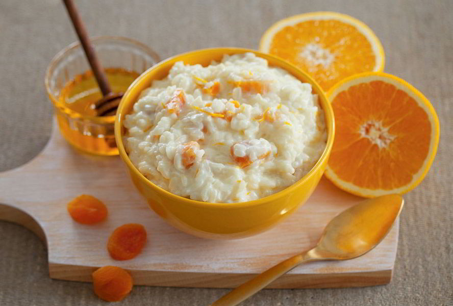 Рисовая каша с курагой и соком апельсина