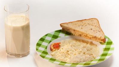 рисовая каша с ревенем и тосты с кремом из ревеня