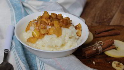 рисовая каша с яблоками и корицей