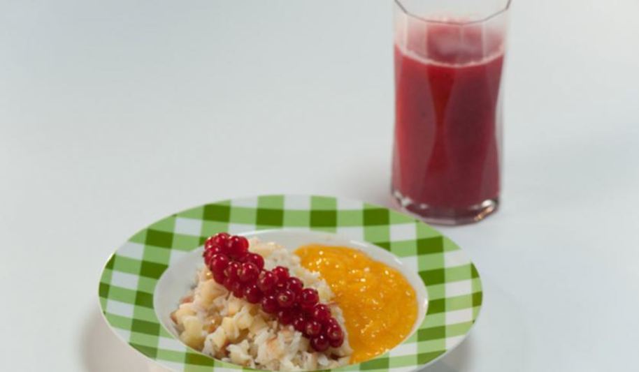 Рецепт рисовой каши с жареным яблоком и кремом из манго