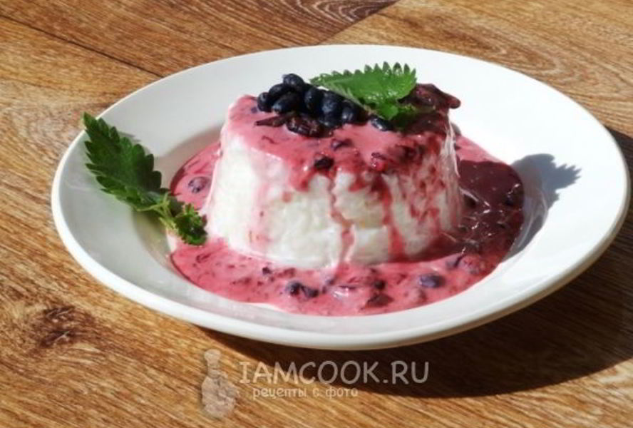 Рисовая каша с жимолостью