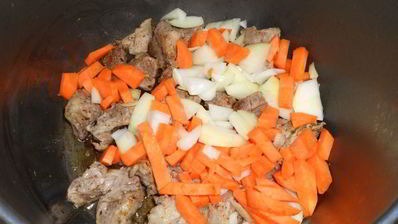 рисовая каша со свининой и овощами в мультиварке