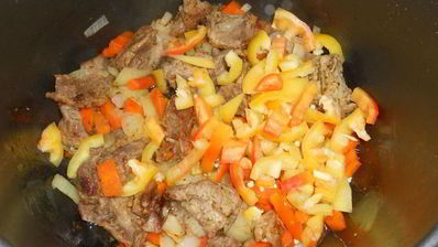 рисовая каша со свининой и овощами в мультиварке