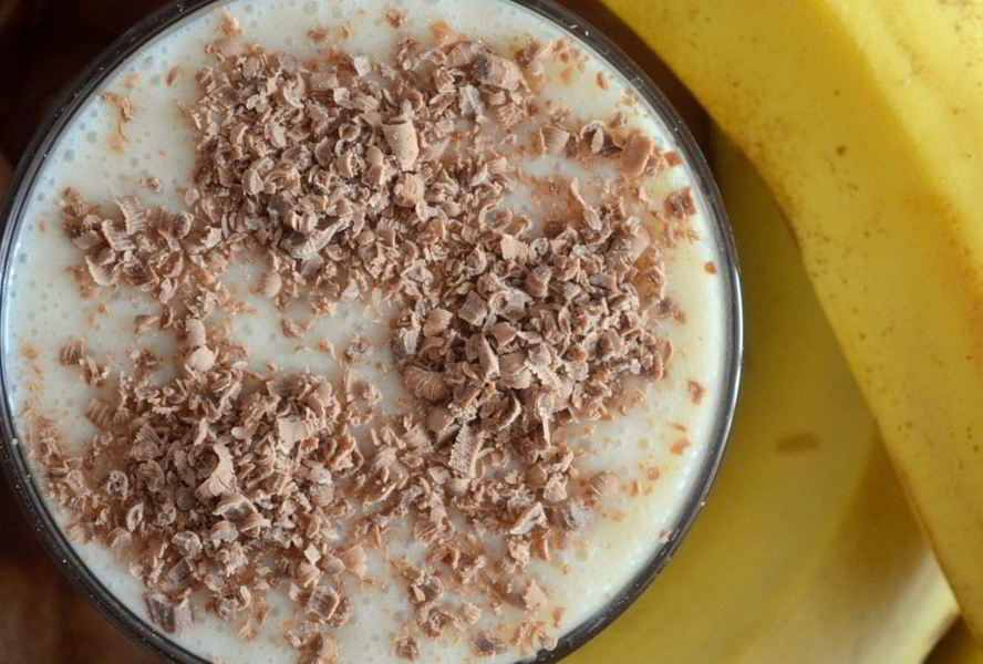 Банановый коктейль с мороженым