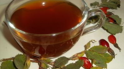 чай из плодов шиповника с мелиссой