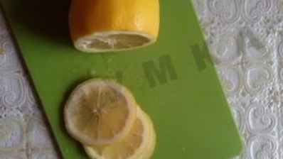 чай с имбирем, лимоном и яблоками