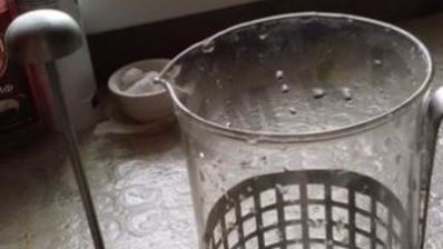 чай с имбирем, лимоном и яблоками