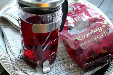 Чай с каркаде и лавандой