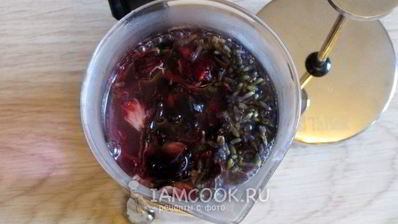 чай с каркаде и лавандой