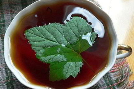 Чай татарский со смородиной и медом