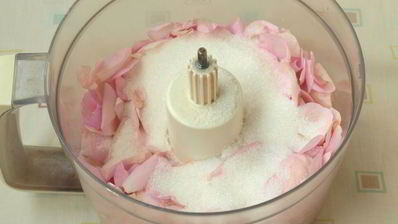 чайная роза перетертая с сахаром