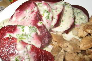 Горячая свекла с пряным соусом