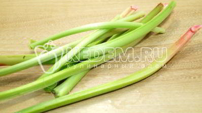 холодный чай с ревенем