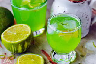 Холодный мятно-лаймовый чай с имбирем