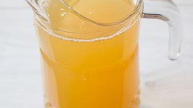 холодный зеленый чай с лимоном и медом