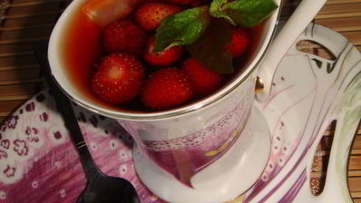 клубничный чай