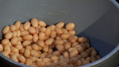 курица в чайно-соевом соусе с белой фасолью