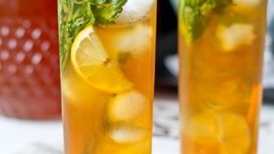 ледяной чай с имбирем, лимоном и мятой