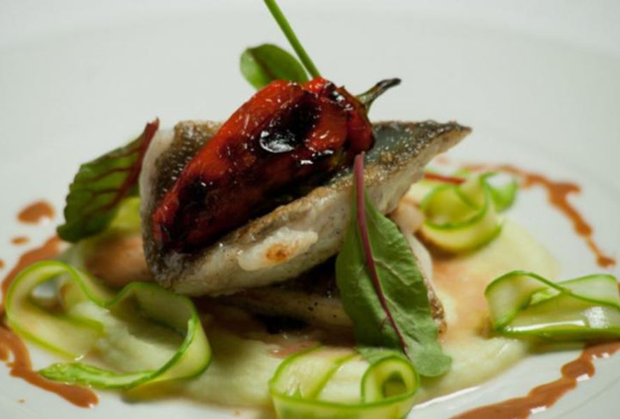 Рыба Святого Петра с чайным соусом бергамот