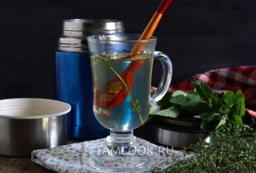 Травяной чай в термосе