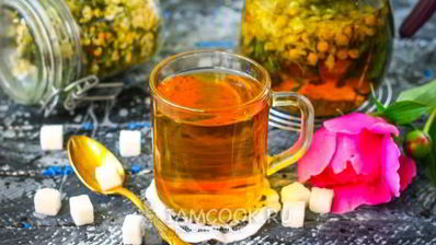 цветочный чай с ромашкой, акацией и мятой