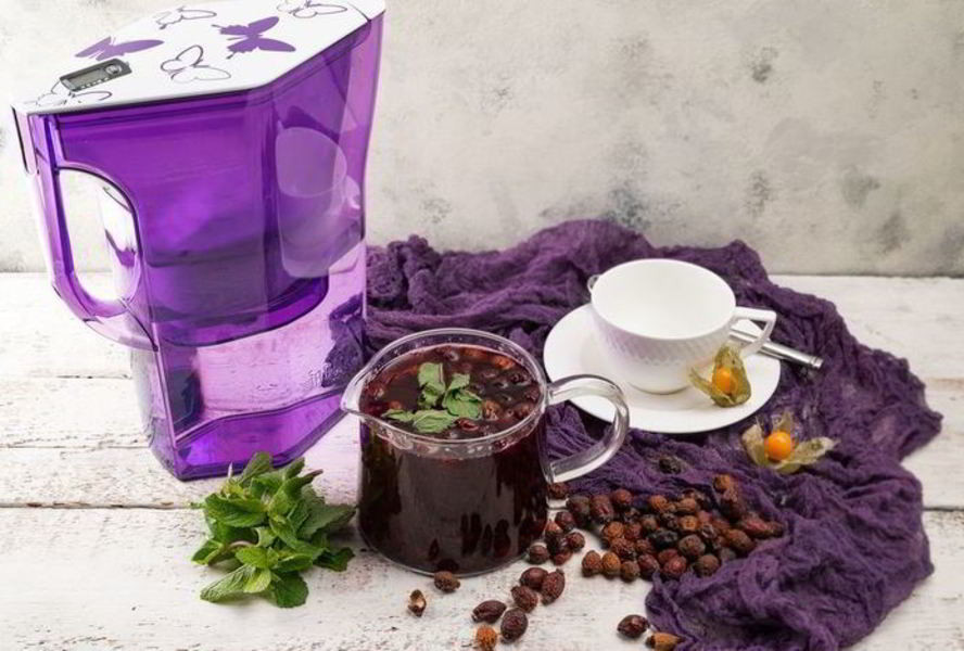 Витаминный чай с черной смородиной и шиповником